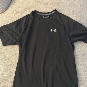 Under Armour T-shirt